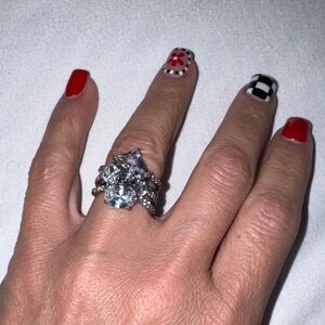 Dazzling Silver Women's Ring with Clear Stones